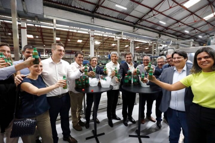 Ambev inaugura nova linha de refrigerante em fábrica da Bahia; investimento é de R$ 75 milhões